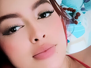 hot naked webcam girl AlaiaAlvarez