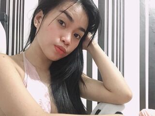 cam girl playing with dildo AliCortez