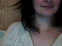 Je suis une jeune femme de 35 ans simple et naturelle, ici pour passer un bon moment : discussion et plaisir sexuel. Viens me découvrir en toute confiance ! En PV je me déshabille pour un avant goût ; en VIP profitons rien qu