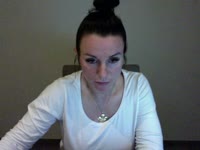 Hey ik ben Nina. Korte intro .. ik ben klein van stuk maar groots in presence, love it. Dominant op een speelse manier.ik hou van nieuwe uitdagingen! Oeh, ik voel de vibes al ..