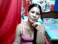 Soy una mujer de estatura pequeña pero con unas ganas de sexo enorme, soy alegre me gusta ser complaciente ven a jugar conmigo