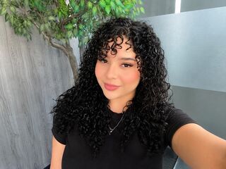 naked cam girl EmilyJune