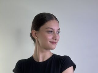 teaser web cam SharikaWigington