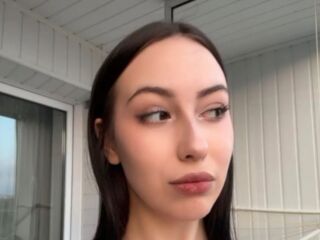 beautiful webcam girl EllyMcdaniel