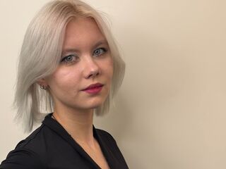 cam girl showing tits LindsayMcirvin