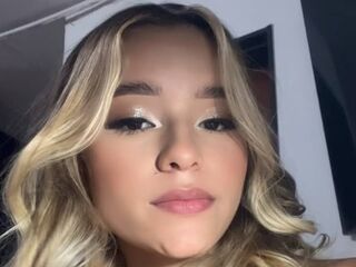 nude webcam girl photo AaishaCollin