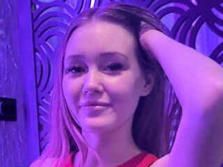 cam girl playing with vibrator AddieRunk