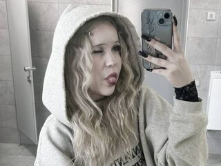 nude webcam girl pic AlicaUwu