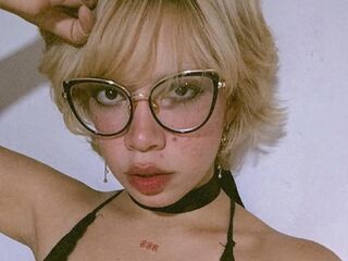 free video chat room AmelieMari