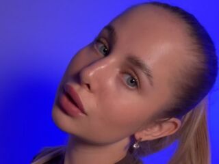 naked girl with webcam masturbating with sextoy AnnelleToulson