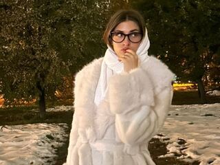 camgirl fingering shaved pussy AnnettePac