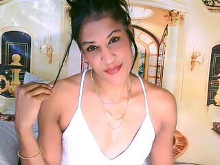 adult webcam chat room AzzyGreene