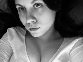 naughty camgirl fingering shaved pussy BelaWink