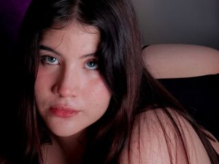hot cam girl masturbating with sextoy BiancaField