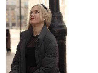 nude webcamgirl photo CarinGoodwin