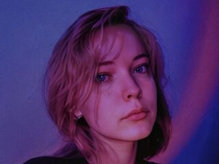 fingering girl chat CharlieFenniman