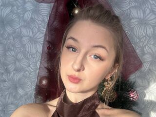 nude camgirl pic CharoletteHeckle