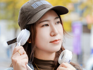 free adultcam ClaraElla