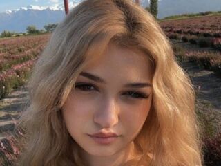 naked cam girl masturbating with sextoy CloudyFox