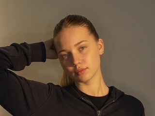 free live chatroom CristalCinnamond