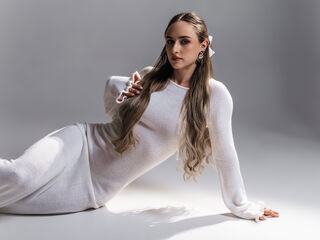 camslut topless DannaWhite