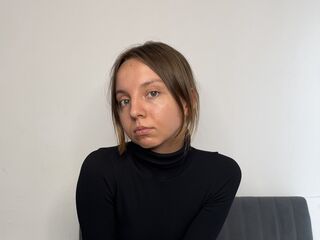 hot cam whore EleonoraSzabo