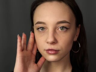 camwhore masturbating with vibrator EllynDarvish