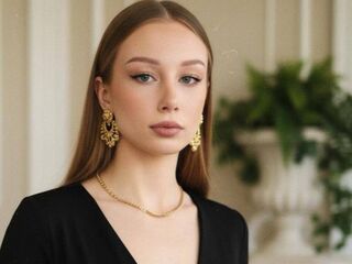 naughty camgirl masturbating with dildo EmaGurrad