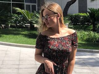 cam stripper EmileeBeyale