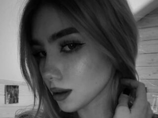 camwhore shaving pussy EmmaBlond