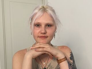 naughty camgirl fingering pussy ErnaKietzer
