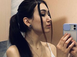 beautiful girl webcam EvelynneKayratte