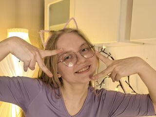 girl fingering bald pussy FerneLangan