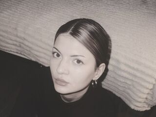 naked cam girl fingering pussy GenaBaillargeon