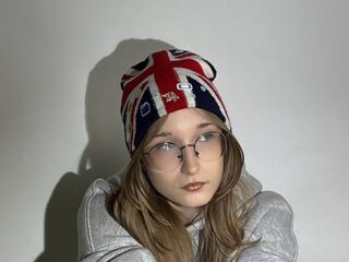 free nude live show HeeSchirtzinger