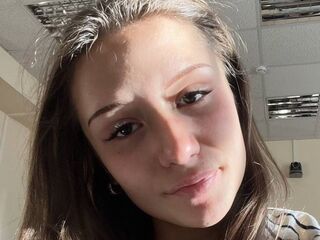 camwhore masturbating with dildo HeidyDuggar