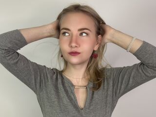 beautiful webcamgirl HisakoHenn