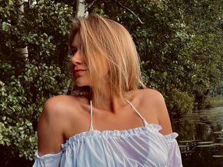 girl cam nude InaStark