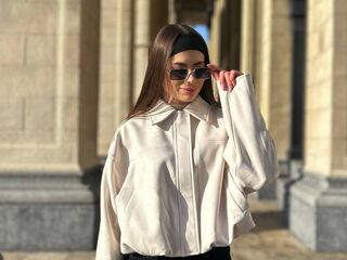 hot naked camgirl IsoldeRavencrest