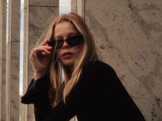 naked webcam girl picture JenaeWaneka