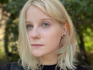 camwhore masturbating with sextoy JoanJones