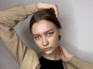 free chatroom JonnieHillen