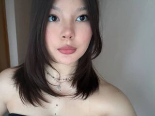beautiful girlcam JulienneCharters