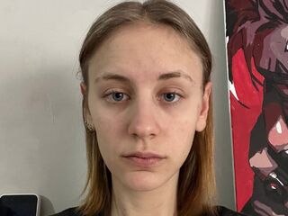 camwhore shaved pussy KarisaKalscheuer