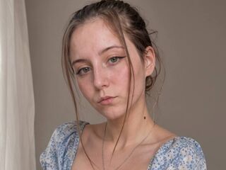 naughty camgirl masturbating with vibrator KatelynBolger