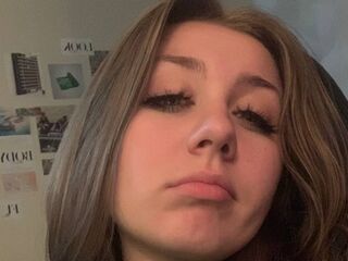 naked girl with cam masturbating KatiesPiers