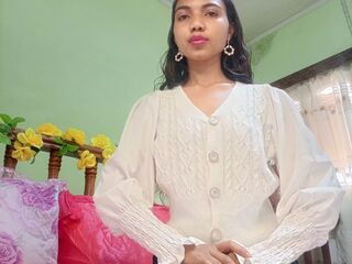 camwhore spreading pussy KellyAnder