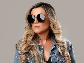 porn cam KiaraMoraes