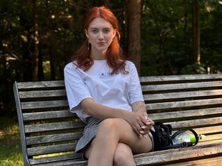 naughty camgirl KiraBless