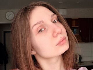 naked cam girl masturbating with sextoy LaraVenn